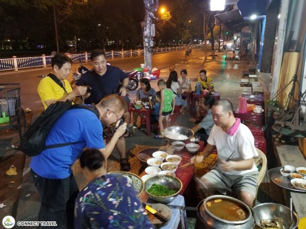 TOUR DẠO PHỐ ĐÊM VÀ KHÁM PHÁ HƯƠNG VỊ ĐƯỜNG PHỐ HUẾ